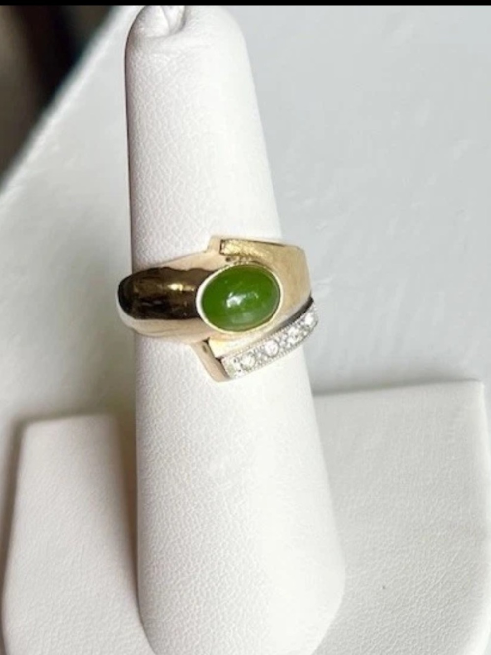 Vintage 10K GF Jade Ring – Green Cabochon Stone w/ Accent CZ Band size 6/7